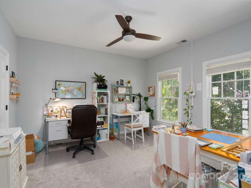 11823 Sir Francis Drake Drive, Charlotte, NC 28277.  MLS# CAR4283421, YatesRealty ID 30253. 