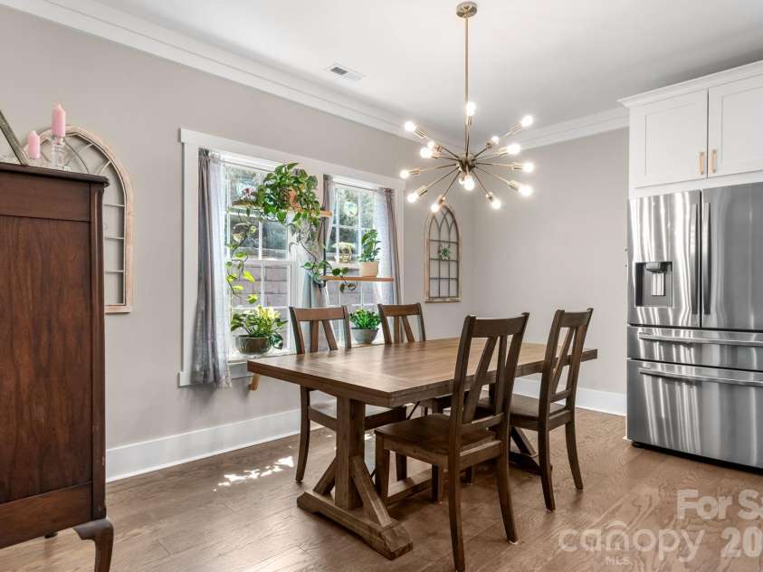 5046 Woodwinds Drive, Hickory, NC 28601.  MLS# CAR4390835, YatesRealty ID 30254. 