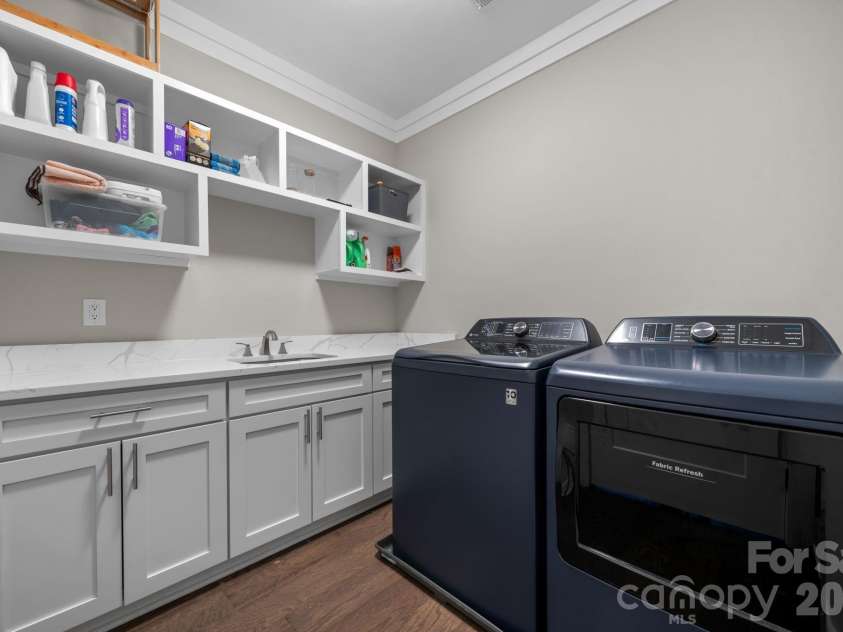 5046 Woodwinds Drive, Hickory, NC 28601.  MLS# CAR4390835, YatesRealty ID 30254. 