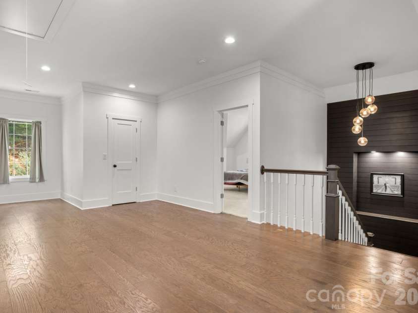 5046 Woodwinds Drive, Hickory, NC 28601.  MLS# CAR4390835, YatesRealty ID 30254. 