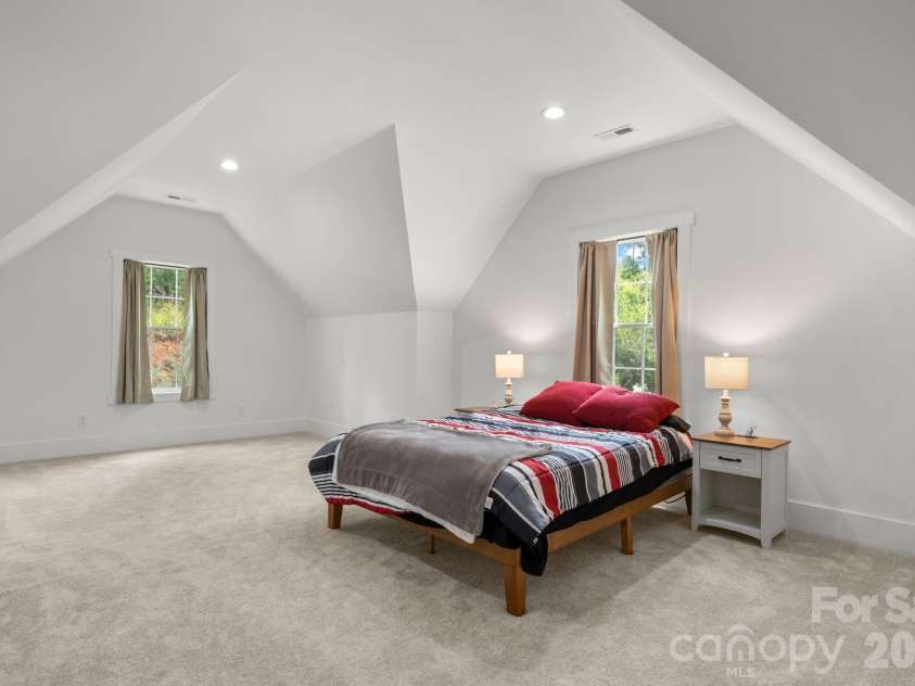 5046 Woodwinds Drive, Hickory, NC 28601.  MLS# CAR4390835, YatesRealty ID 30254. 