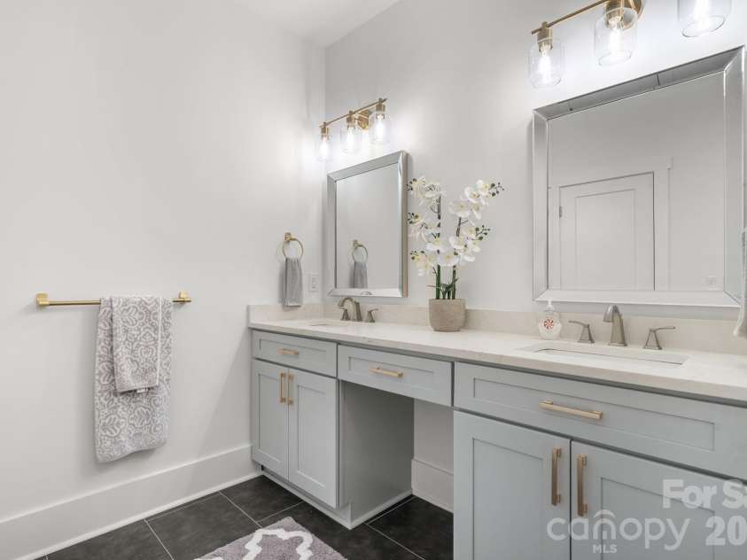 5046 Woodwinds Drive, Hickory, NC 28601.  MLS# CAR4390835, YatesRealty ID 30254. 
