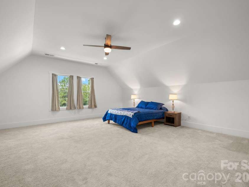5046 Woodwinds Drive, Hickory, NC 28601.  MLS# CAR4390835, YatesRealty ID 30254. 