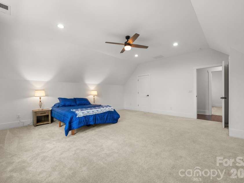 5046 Woodwinds Drive, Hickory, NC 28601.  MLS# CAR4390835, YatesRealty ID 30254. 