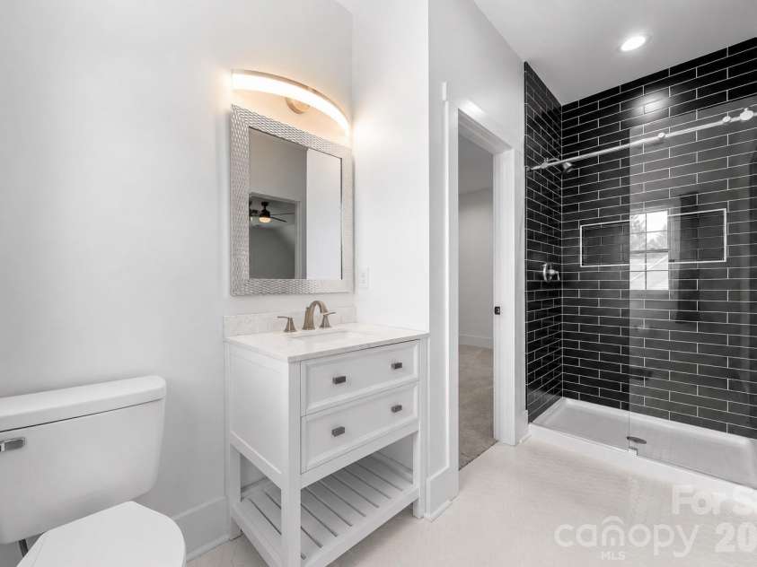 5046 Woodwinds Drive, Hickory, NC 28601.  MLS# CAR4390835, YatesRealty ID 30254. 