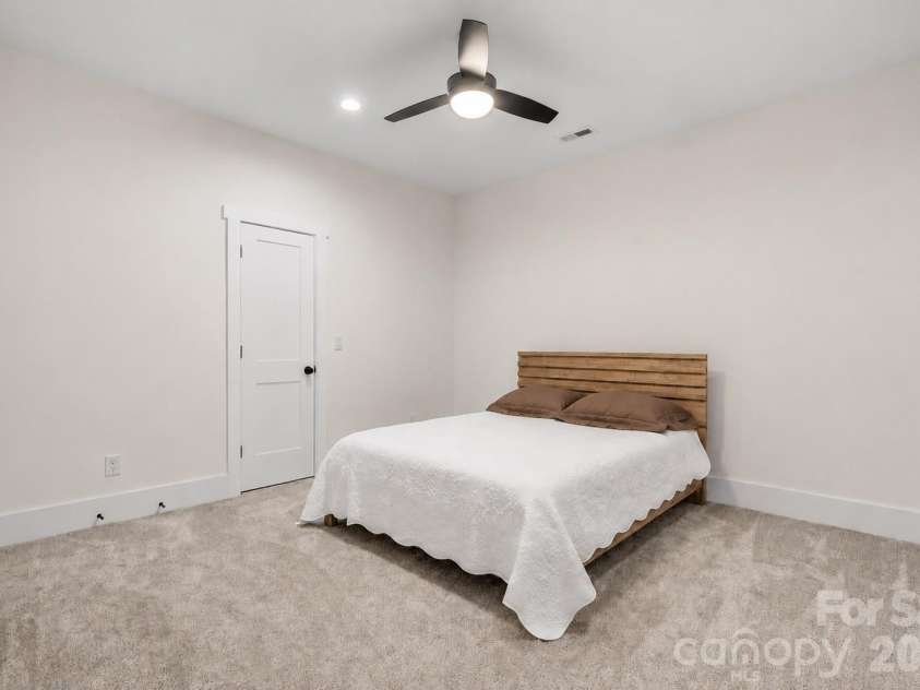 5046 Woodwinds Drive, Hickory, NC 28601.  MLS# CAR4390835, YatesRealty ID 30254. 
