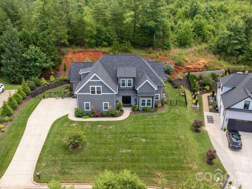 5046 Woodwinds Drive, Hickory, NC 28601.  MLS# CAR4390835, YatesRealty ID 30254. 