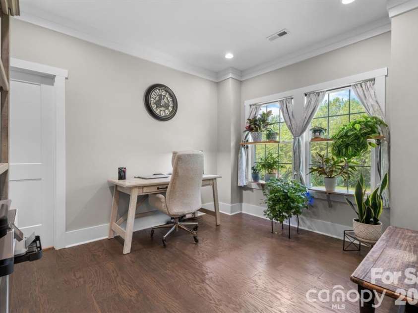 5046 Woodwinds Drive, Hickory, NC 28601.  MLS# CAR4420269, YatesRealty ID 30254. 