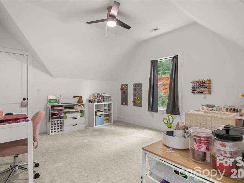5046 Woodwinds Drive, Hickory, NC 28601.  MLS# CAR4420269, YatesRealty ID 30254. 