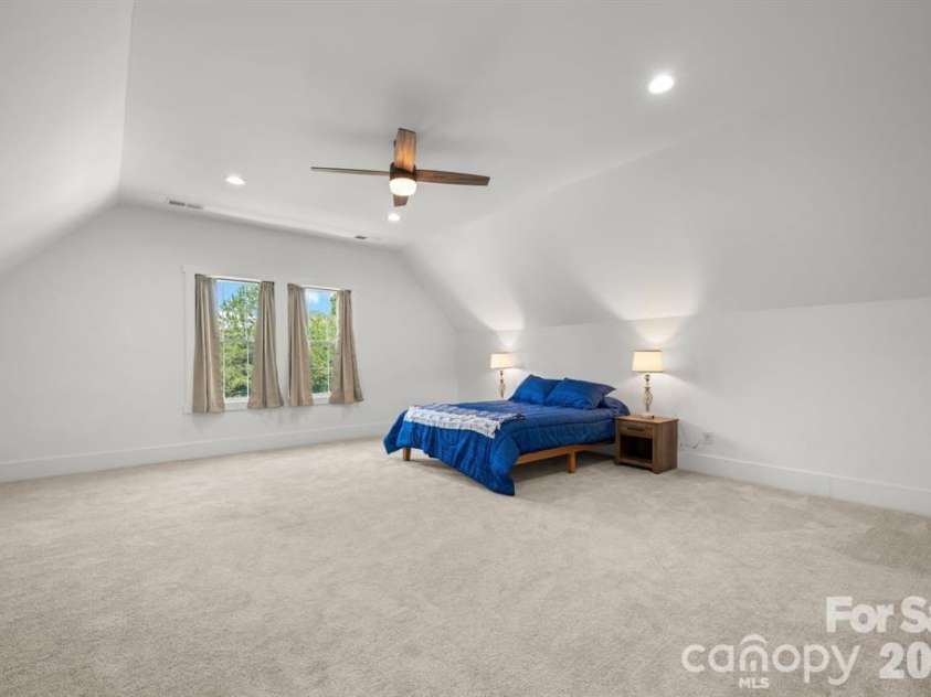 5046 Woodwinds Drive, Hickory, NC 28601.  MLS# CAR4420269, YatesRealty ID 30254. 