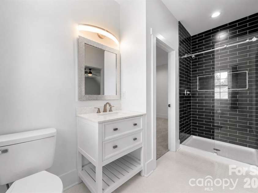 5046 Woodwinds Drive, Hickory, NC 28601.  MLS# CAR4420269, YatesRealty ID 30254. 