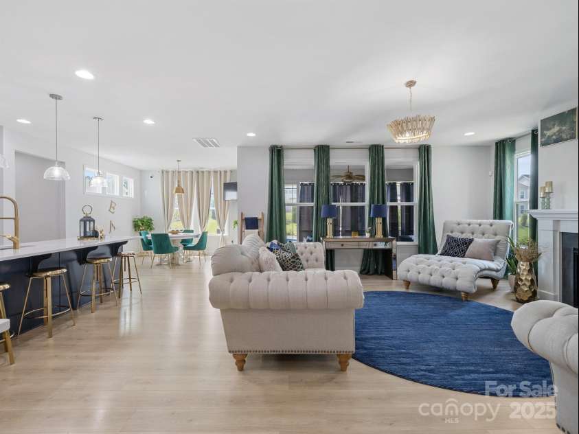 15213 Shallow Ridge Road, Charlotte, NC 28278.  MLS# CAR4281889, YatesRealty ID 30256. 