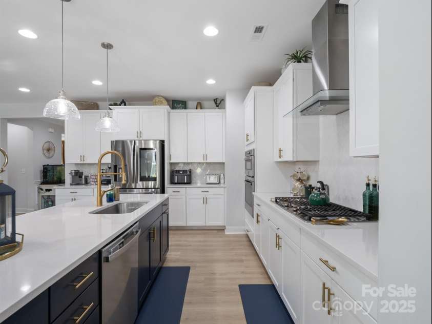 15213 Shallow Ridge Road, Charlotte, NC 28278.  MLS# CAR4281889, YatesRealty ID 30256. 