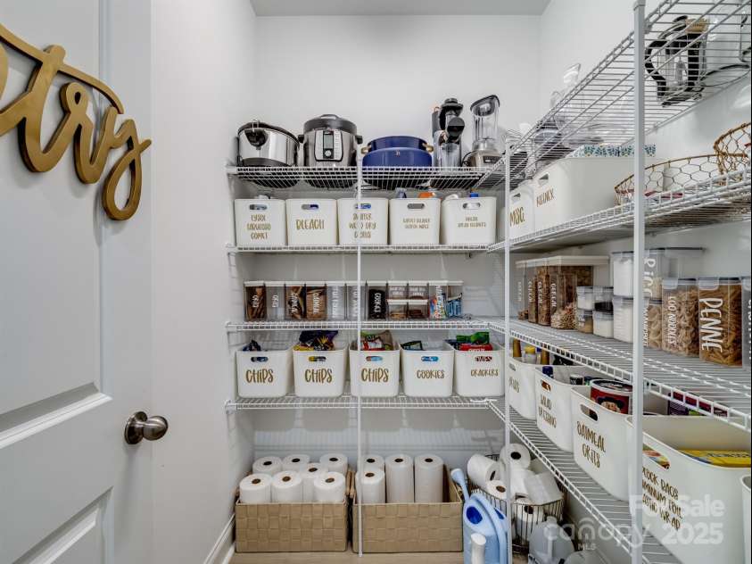 15213 Shallow Ridge Road, Charlotte, NC 28278.  MLS# CAR4281889, YatesRealty ID 30256. 