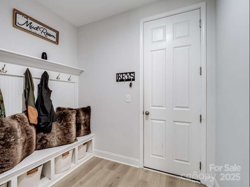 15213 Shallow Ridge Road, Charlotte, NC 28278.  MLS# CAR4281889, YatesRealty ID 30256. 