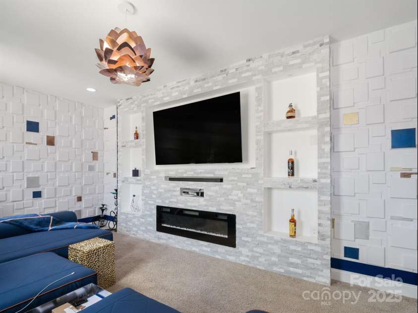 15213 Shallow Ridge Road, Charlotte, NC 28278.  MLS# CAR4281889, YatesRealty ID 30256. 