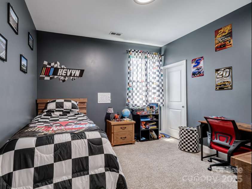 15213 Shallow Ridge Road, Charlotte, NC 28278.  MLS# CAR4281889, YatesRealty ID 30256. 