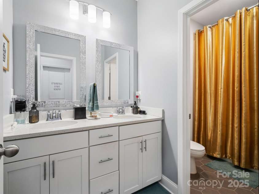 15213 Shallow Ridge Road, Charlotte, NC 28278.  MLS# CAR4281889, YatesRealty ID 30256. 