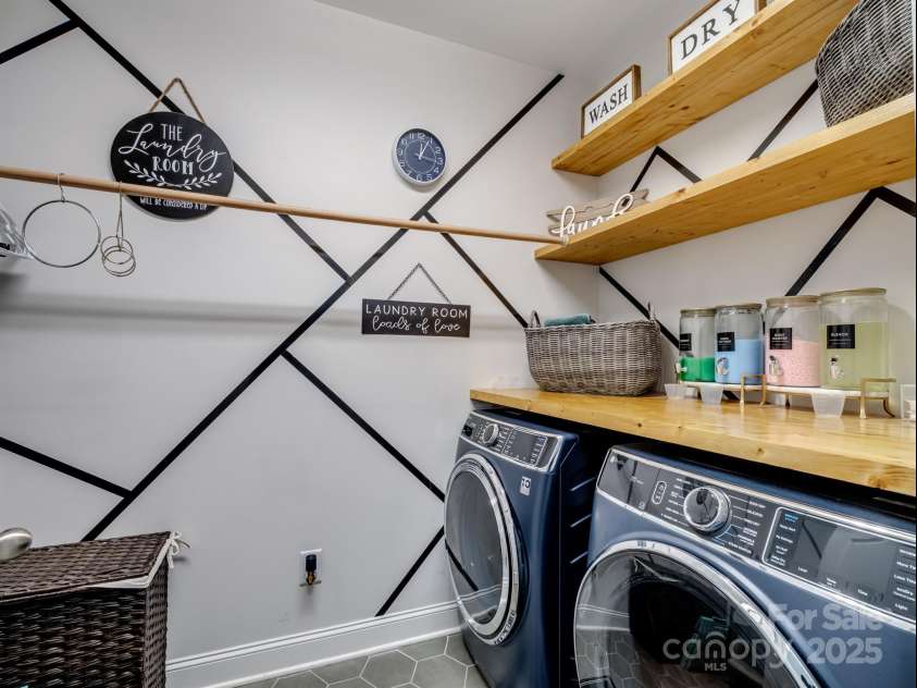 15213 Shallow Ridge Road, Charlotte, NC 28278.  MLS# CAR4281889, YatesRealty ID 30256. 