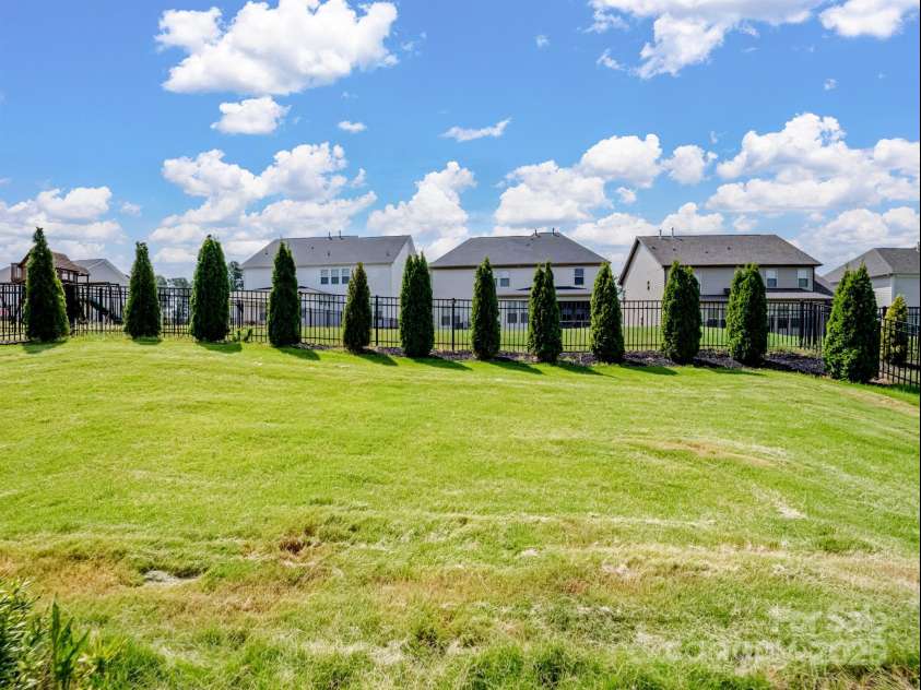 15213 Shallow Ridge Road, Charlotte, NC 28278.  MLS# CAR4281889, YatesRealty ID 30256. 