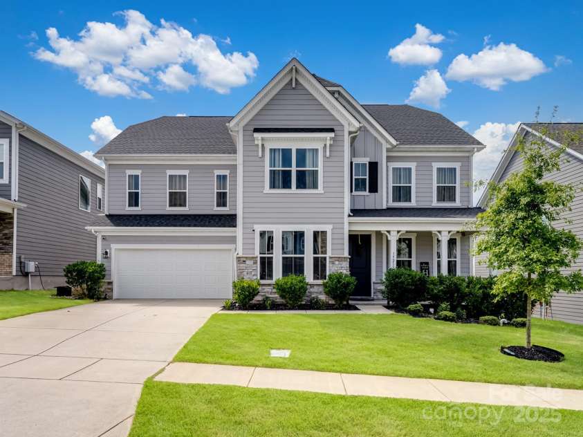 15213 Shallow Ridge Road, Charlotte, NC 28278.  MLS# CAR4281889, YatesRealty ID 30256. 