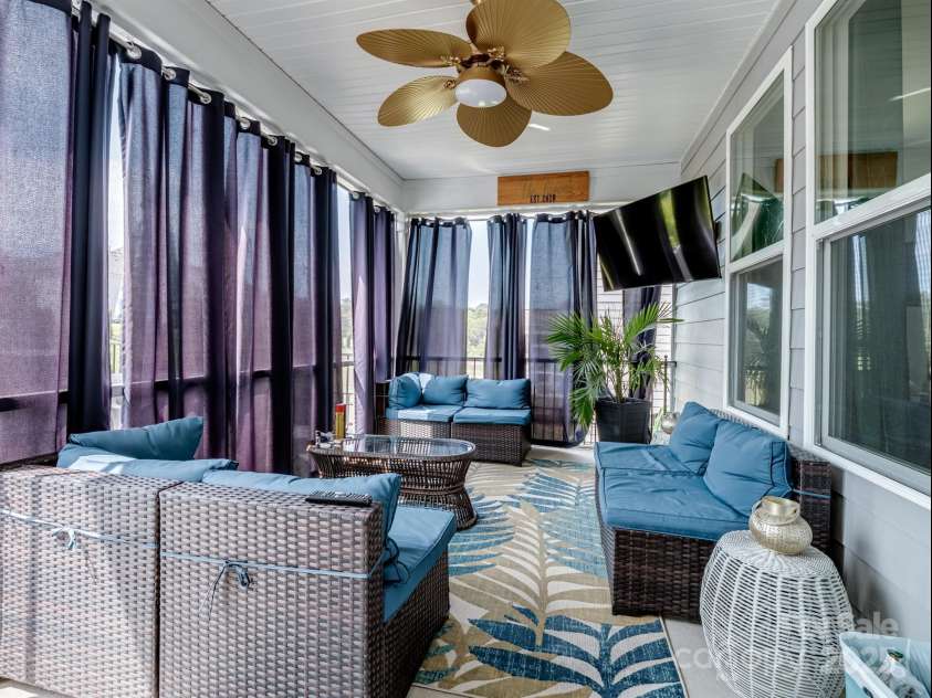 15213 Shallow Ridge Road, Charlotte, NC 28278.  MLS# CAR4281889, YatesRealty ID 30256. 