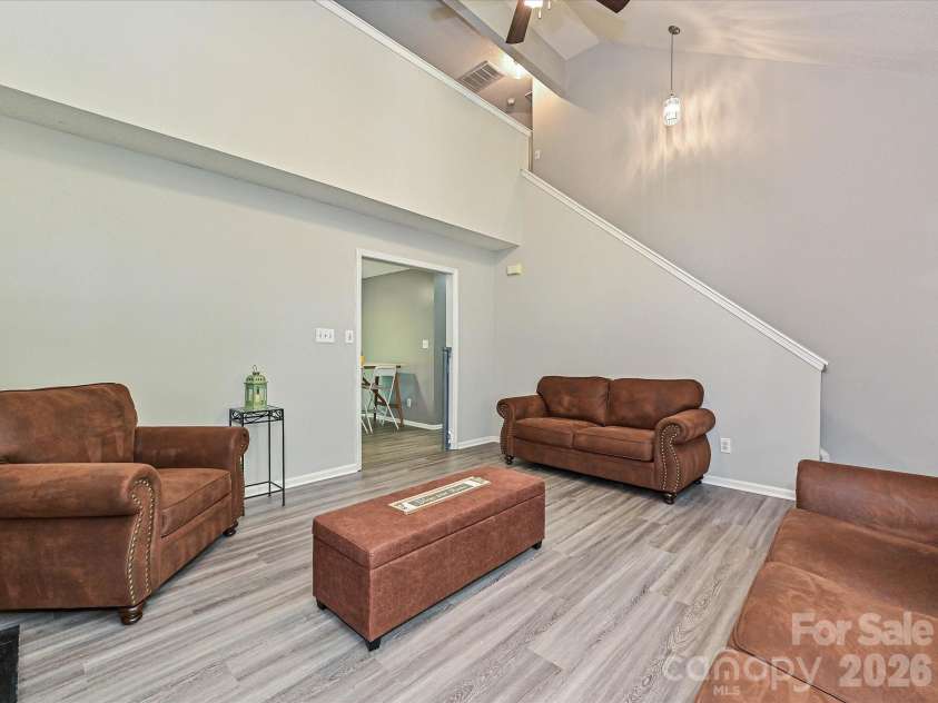 9207 Kimmel Lane, Charlotte, NC 28216.  MLS# CAR4365876, YatesRealty ID 30256. 