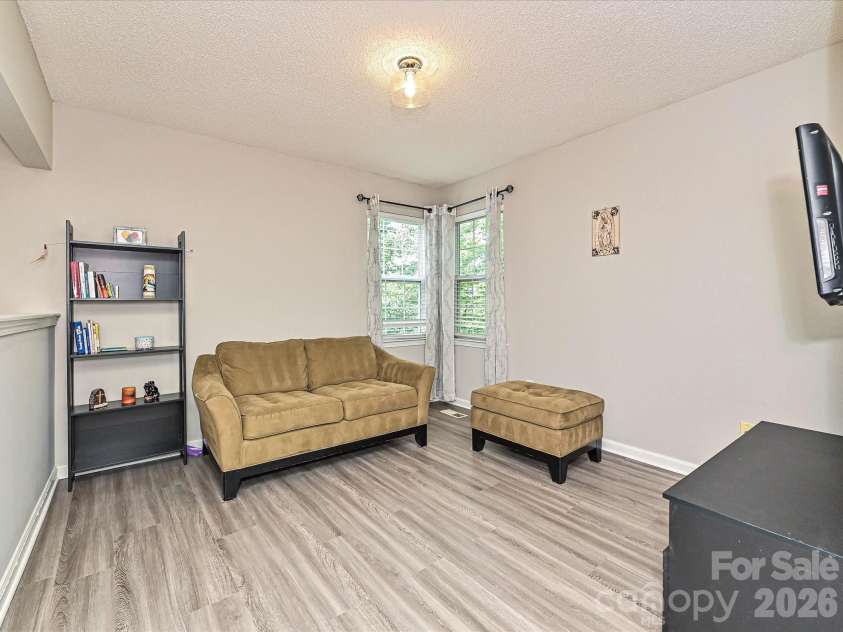 9207 Kimmel Lane, Charlotte, NC 28216.  MLS# CAR4365876, YatesRealty ID 30256. 