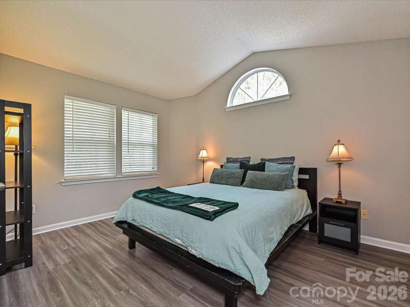 9207 Kimmel Lane, Charlotte, NC 28216.  MLS# CAR4365876, YatesRealty ID 30256. 