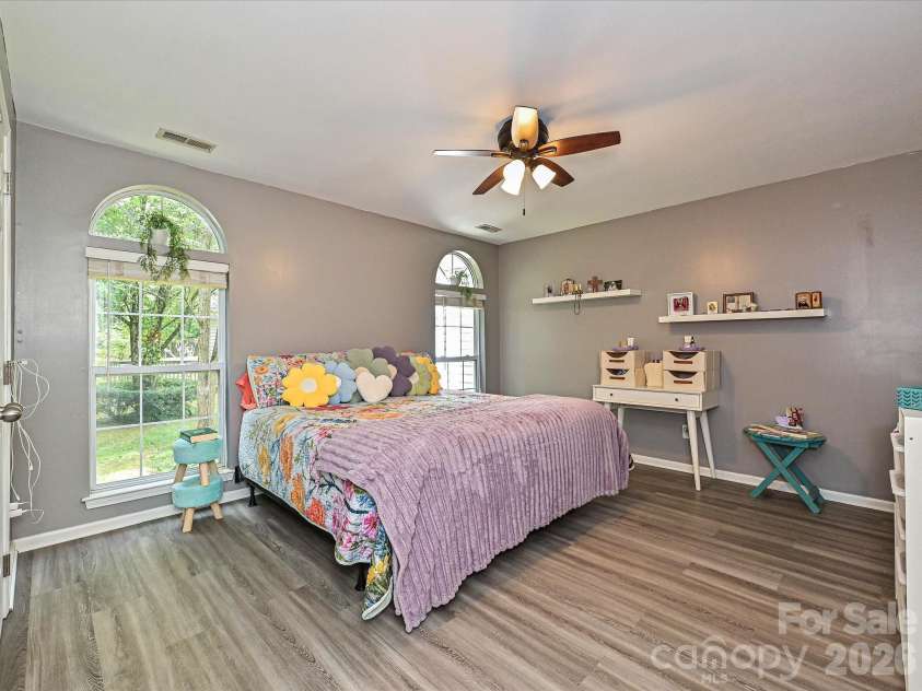 9207 Kimmel Lane, Charlotte, NC 28216.  MLS# CAR4365876, YatesRealty ID 30256. 
