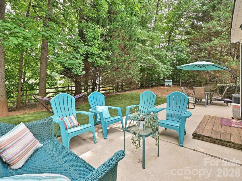 9207 Kimmel Lane, Charlotte, NC 28216.  MLS# CAR4365876, YatesRealty ID 30256. 