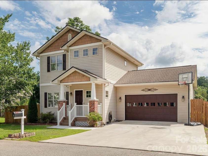 174 Springfield Meadow Drive, Etowah, NC 28729.  MLS# CAR4341814, YatesRealty ID 3026. 