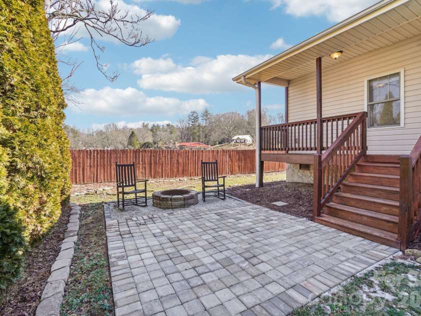 174 Springfield Meadow Drive, Etowah, NC 28729.  MLS# CAR4341814, YatesRealty ID 3026. 