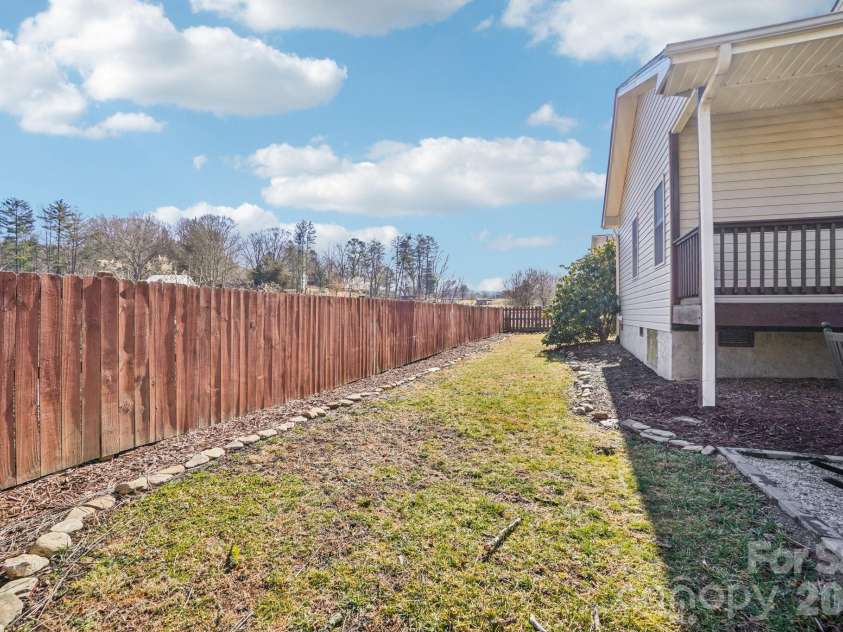 174 Springfield Meadow Drive, Etowah, NC 28729.  MLS# CAR4341814, YatesRealty ID 3026. 