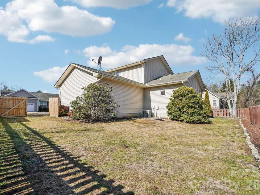 174 Springfield Meadow Drive, Etowah, NC 28729.  MLS# CAR4341814, YatesRealty ID 3026. 