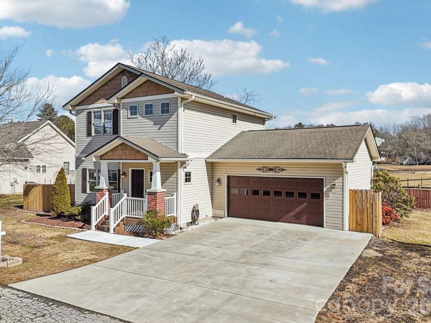174 Springfield Meadow Drive, Etowah, NC 28729.  MLS# CAR4341814, YatesRealty ID 3026. 