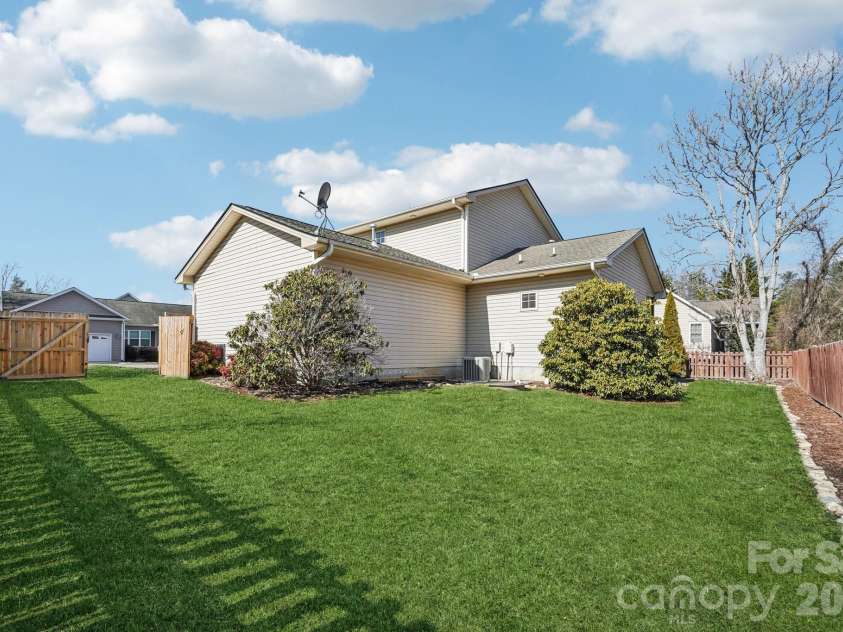 174 Springfield Meadow Drive, Etowah, NC 28729.  MLS# CAR4341814, YatesRealty ID 3026. 
