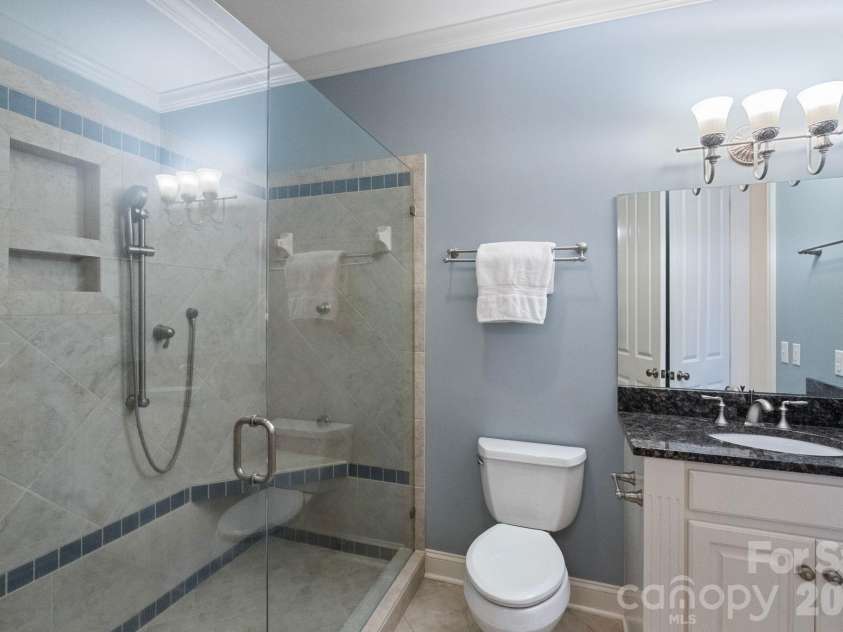 393 Youngs Bend Road, Kershaw, SC 29067.  MLS# CAR4317045, YatesRealty ID 3026. 2nd Primary Bathroom