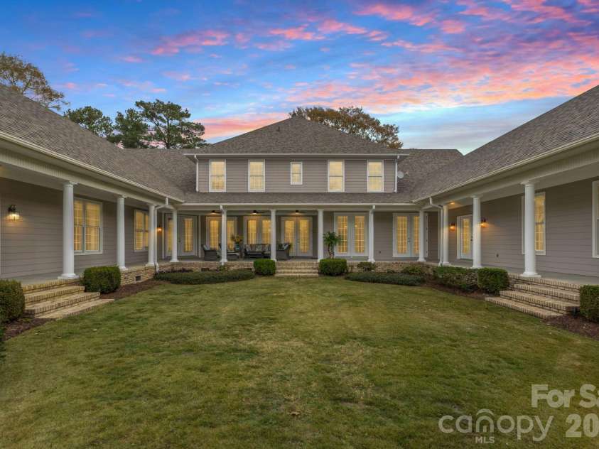 393 Youngs Bend Road, Kershaw, SC 29067.  MLS# CAR4317045, YatesRealty ID 3026. 