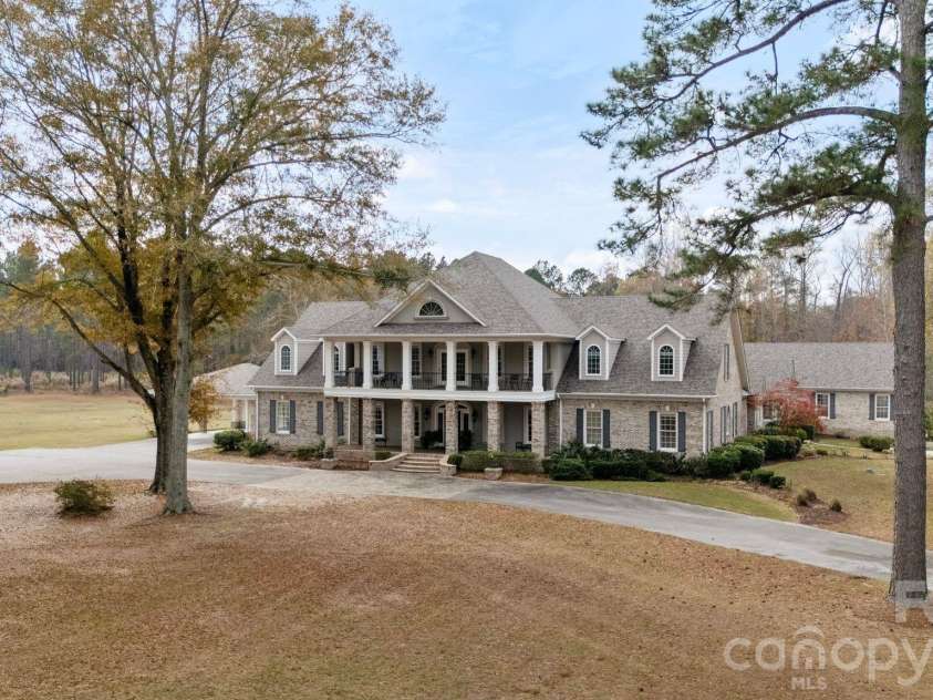 393 Youngs Bend Road, Kershaw, SC 29067.  MLS# CAR4317045, YatesRealty ID 3026. 