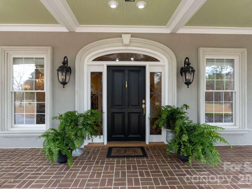 393 Youngs Bend Road, Kershaw, SC 29067.  MLS# CAR4317045, YatesRealty ID 3026. 