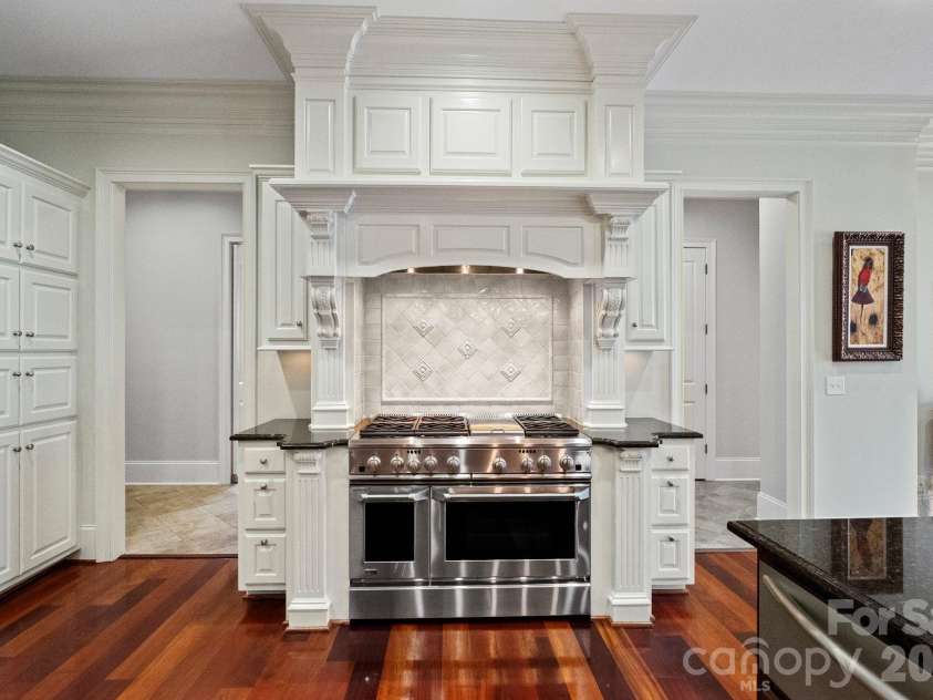 393 Youngs Bend Road, Kershaw, SC 29067.  MLS# CAR4317045, YatesRealty ID 3026. Gourmet custom kitchen featuring top-of-the-line GE Monogram appliances