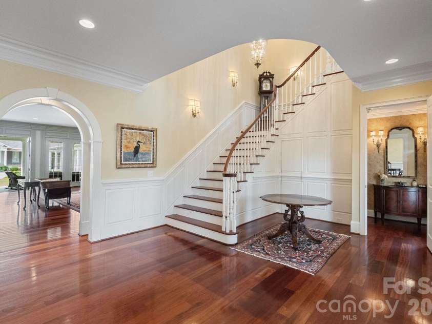 393 Youngs Bend Road, Kershaw, SC 29067.  MLS# CAR4317045, YatesRealty ID 3026. Grand Foyer