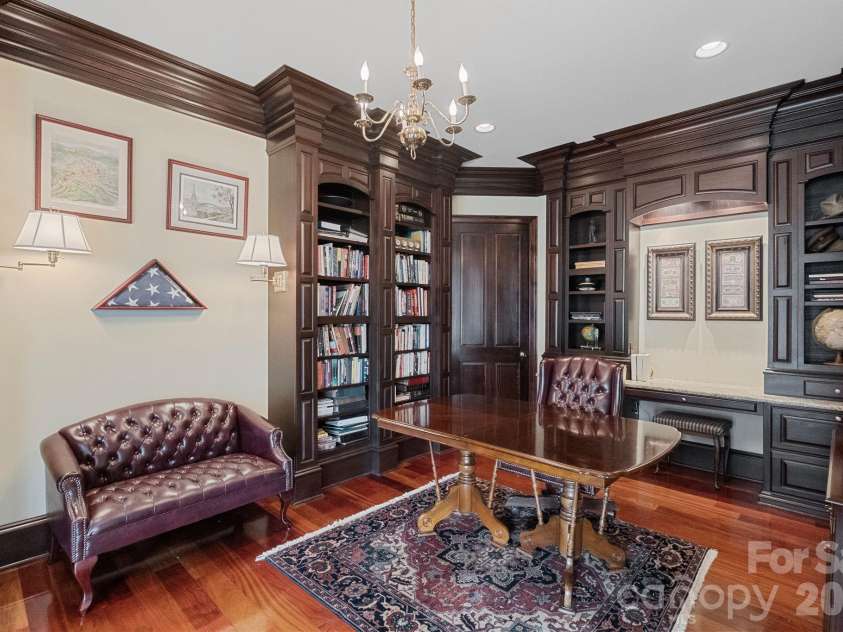 393 Youngs Bend Road, Kershaw, SC 29067.  MLS# CAR4317045, YatesRealty ID 3026. Private library/office off primary 