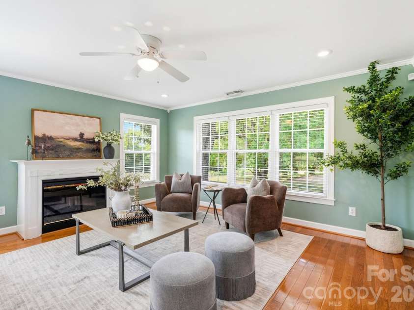 112 Queensbury Road, Winston Salem, NC 27104.  MLS# CAR4392774, YatesRealty ID 30260. 
