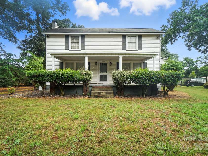 807 Lewis Street, Gastonia, NC 28054.  MLS# CAR4288015, YatesRealty ID 30261. 