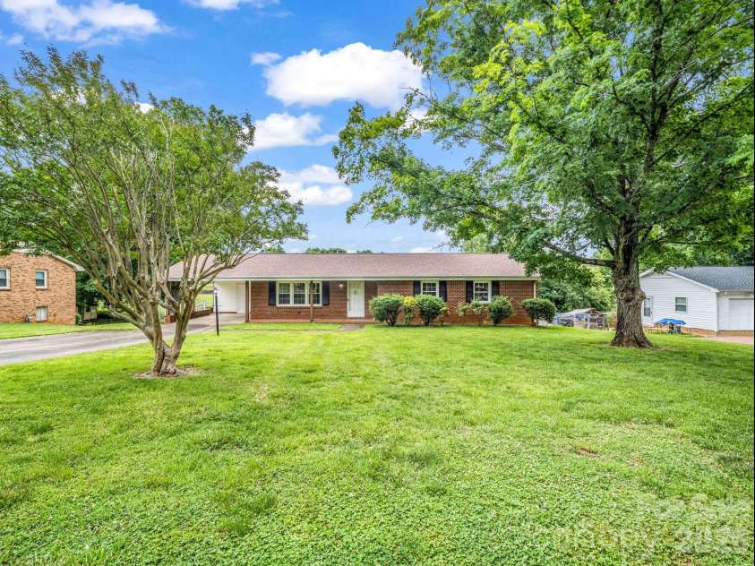 2917 Poplar Circle, Shelby, NC 28152.  MLS# CAR4391311, YatesRealty ID 30262. 