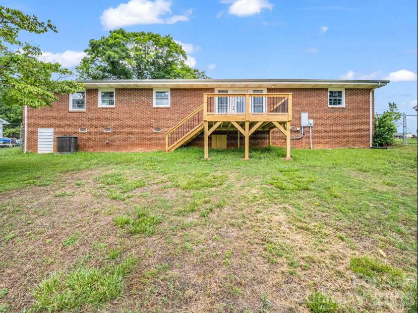 2917 Poplar Circle, Shelby, NC 28152.  MLS# CAR4391311, YatesRealty ID 30262. 