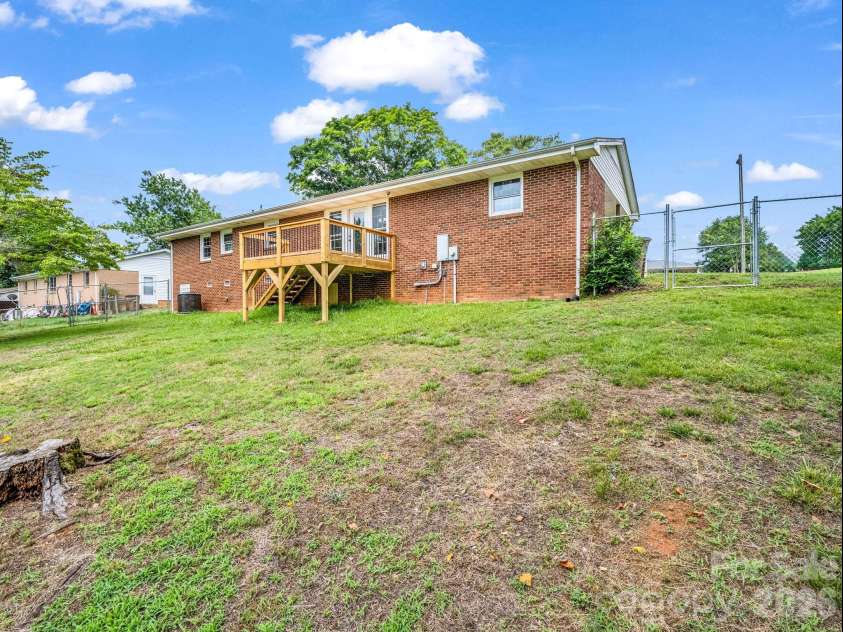 2917 Poplar Circle, Shelby, NC 28152.  MLS# CAR4391311, YatesRealty ID 30262. 