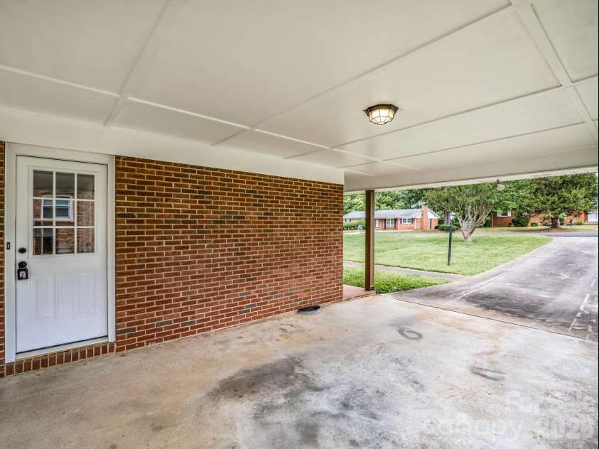 2917 Poplar Circle, Shelby, NC 28152.  MLS# CAR4391311, YatesRealty ID 30262. 